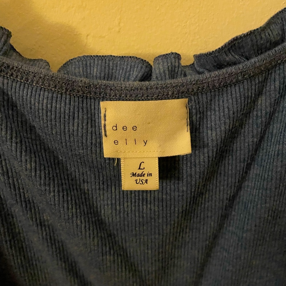 Dee elly light blue dress with ruffles. So comfortable!